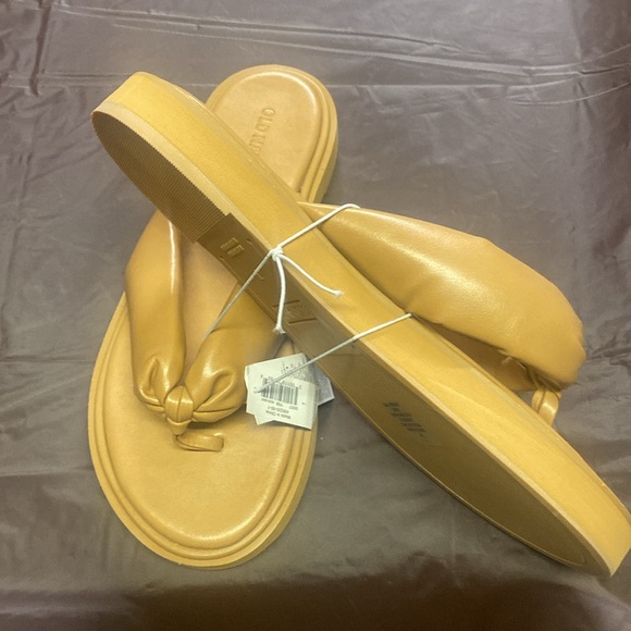 Old navy platform sandals. BNWT women’s size 7 tan. - Picture 2 of 5